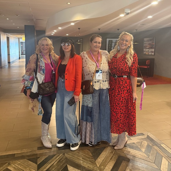 curatedbyrach is LIVE! This is my new flyer, please ❤️ it to know when I go live - Picture 11 of 13